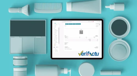 mockup tablet y verifactu